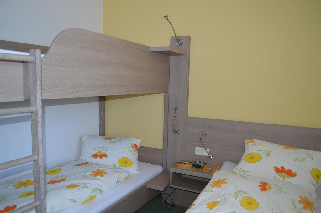 Apartmenthaus Oberlehen アプテナウ エクステリア 写真